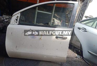 NISSAN GRAND LIVINA FRT DOOR F L