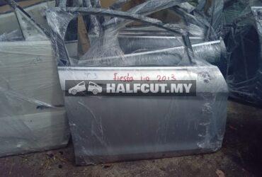 FORD FIESTA 1.0 2013 FRONT DOOR F R