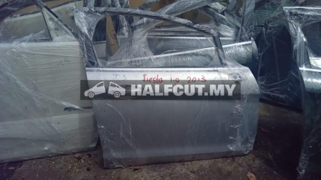 FORD FIESTA 1.0 2013 FRONT DOOR F R