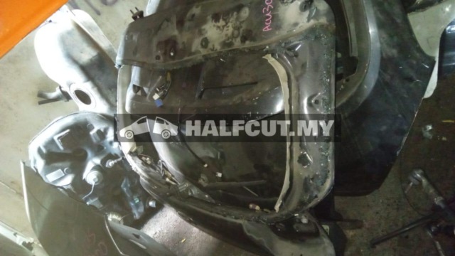 TOYOTA HARRIER ACU30 REAR BONNET NO CLASS