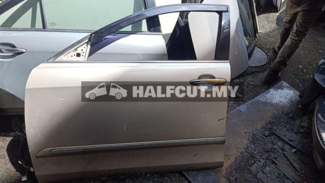 TOYOTA CAMRY ACV40 FRONT DOOR F L