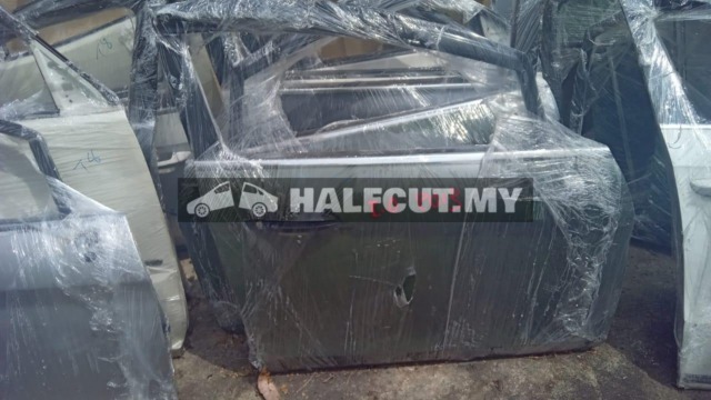 FORD FIESTA 1.0 2013 FRONT DOOR F R