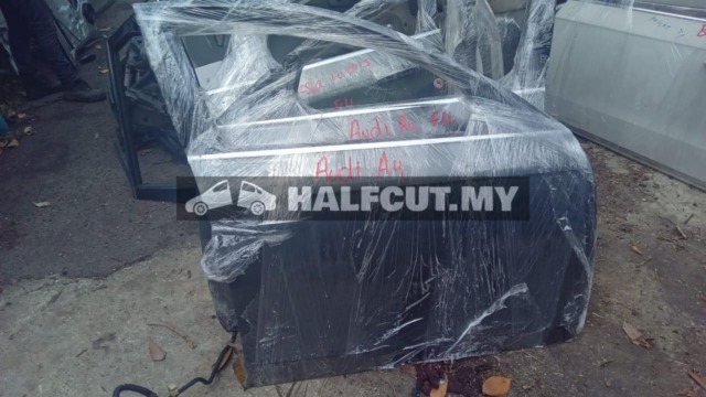 AUDI A4 2012 FRONT DOOR F R