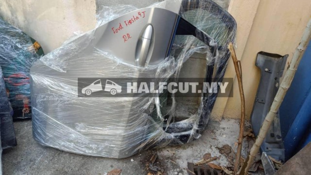 FORD FIESTA REAR DOOR R R