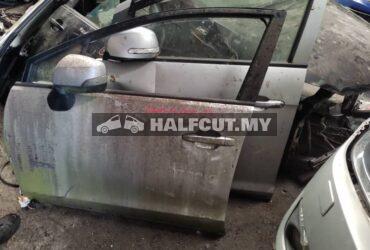 SUBARU XV FRONT DOOR NO CLASS F L