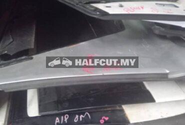 TOYOTA ALPHARD VELLFIRE30 REAR DOOR R L