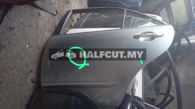 TOYOTA CAMRY ACV40 REAR DOOR R L