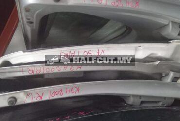 TOYOTA HIACE KDH200 SIDE DOOR R R