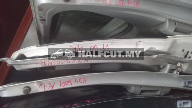 TOYOTA HIACE KDH200 SIDE DOOR R R