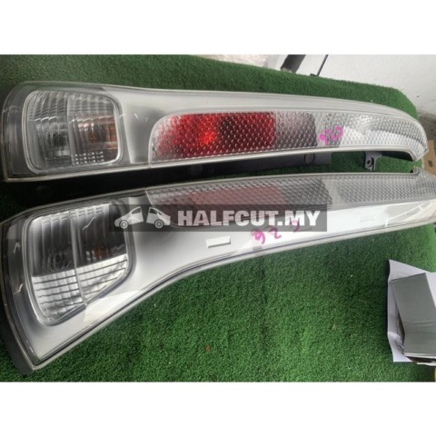 NISSAN SERENA HIGHWAY STAR C25 ALBINO S S U BELAKANG 1 PAIRS LEFT & RIGHT TAILLAMP TAILLIGHT TAIL REAR LAMP LIGHT