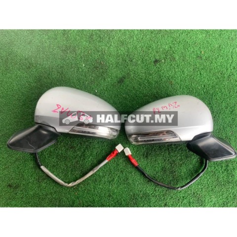 TOYOTA PRIUS ZVW30 SIDE MIRROR USED JAPAN