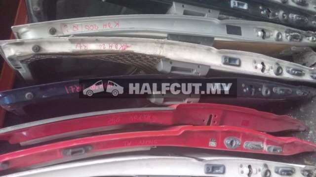 TOYOTA HIACE KDH200 SIDE DOOR R L