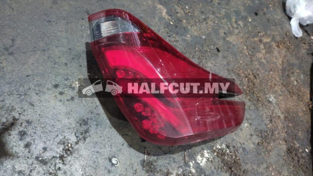TOYOTA VELLFIRE 30 58-68 RH TAILLAMP TAILLIGHT TAIL REAR LAMP LIGHT