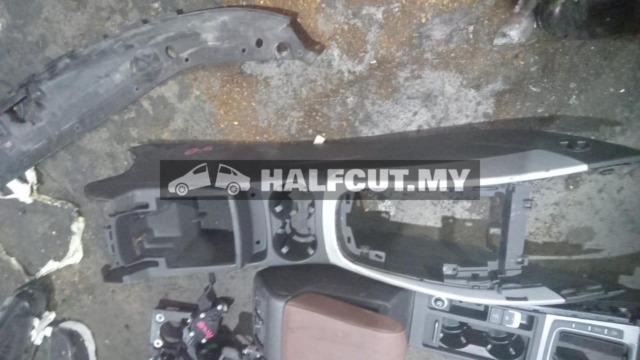 AUDI Q5 CONSOLE BOX