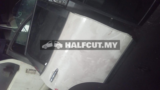 NISSAN XTRAIL X-TRAIL NT32 REAR DOOR R R