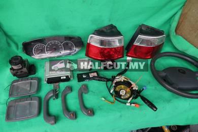 KIA CAREN 2 PER SIDE TAILLAMP TAILLIGHT TAIL REAR LAMP LIGHT