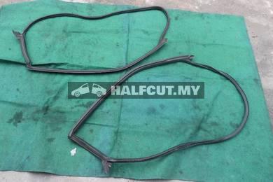 VOLKSWAGEN BEETLE BODY MOULDING SET