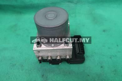 TOYOTA HARRIER ZSU60 ABS PUMP VC2