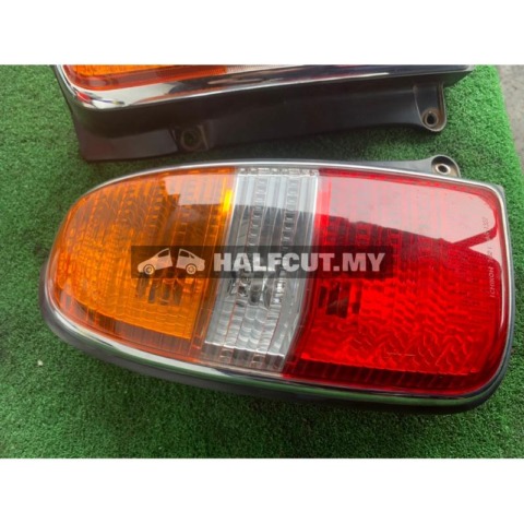 ORIGINAL JAPAN USED DAIHATSU GINO L700 MINILITE KELISA U BELAKANG OREN TAILLAMP TAILLIGHT TAIL REAR LAMP LIGHT