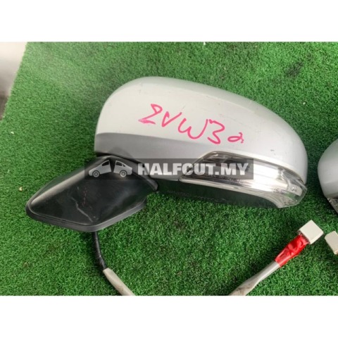 TOYOTA PRIUS ZVW30 SIDE MIRROR USED JAPAN