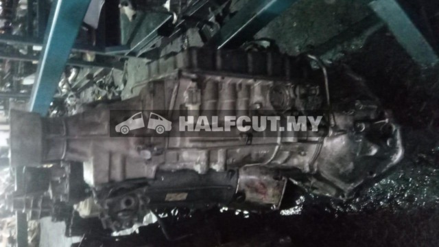 TOYOTA HIACE KDH200 GEAR BOX GEARBOX