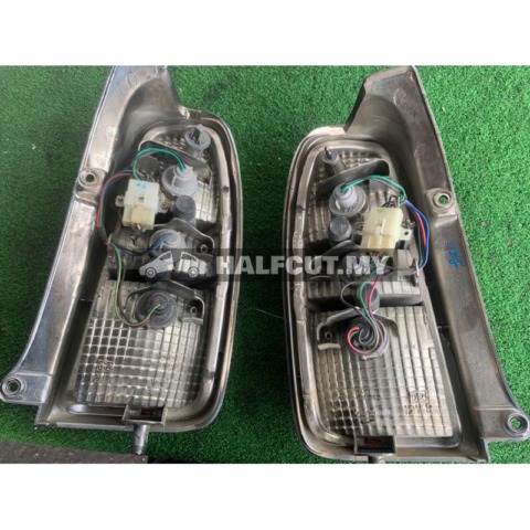 ORIGINAL JAPAN USED DAIHATSU GINO L700 MINILITE KELISA U BELAKANG OREN TAILLAMP TAILLIGHT TAIL REAR LAMP LIGHT