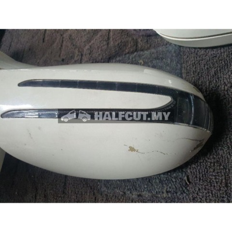 MERCEDES BENZ W209 CLK-CLASS 02-09 WHITE ARROW TYPE LED SIDE MIRROR