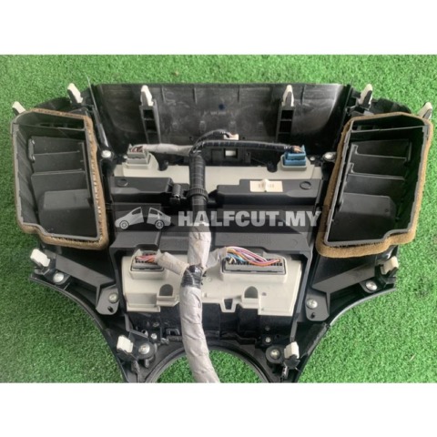 HONDA ODYSSEY RB3 RB4 SLE RADIO CONTROL WITH AIRCOND CONTROL SWITCH PANEL DIGITAL & AIRCOND VENT