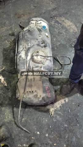TOYOTA HILUX KUN26 PETROL TANK