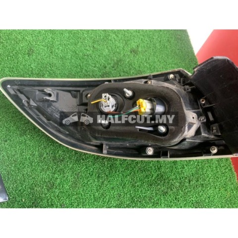 JDM MAZDA 3 MAZDA3 AXELA BL 1.6L SEDAN 2009 2010 2011 2012 2013 S S U BELAKANG ORIGINAL JAPAN TAILLAMP TAILLIGHT TAIL REAR LAMP LIGHT