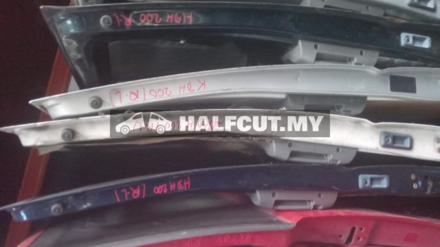 TOYOTA HIACE KDH200 SIDE DOOR R L