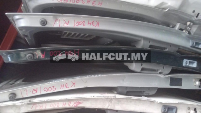 TOYOTA HIACE KDH200 SIDE DOOR R L