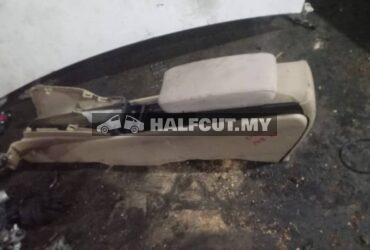 HONDA CIVIC SNB 1.8 CONSOLE BOX