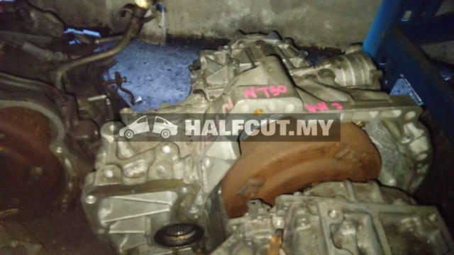 NISSAN XTRAIL X-TRAIL NT30 4W GEAR BOX