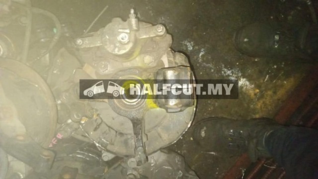 VOLKSWAGEN POLO 1.4 FRONT KNUCKLE F R