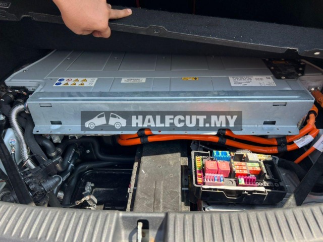 MERCEDES BENZ E350E PART HALFCUT HALF CUT