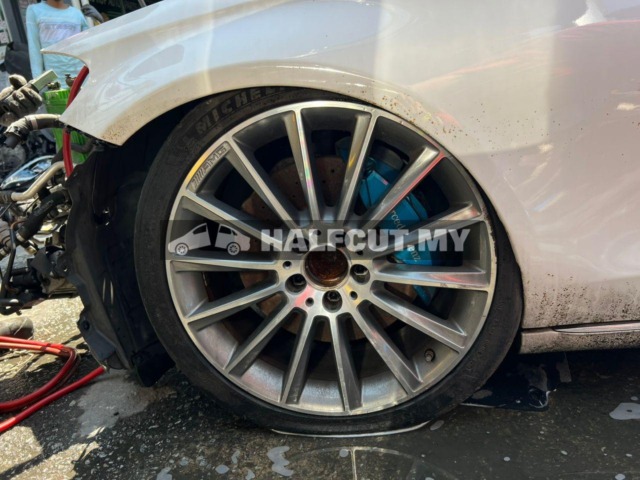 MERCEDES BENZ E350E PART HALFCUT HALF CUT