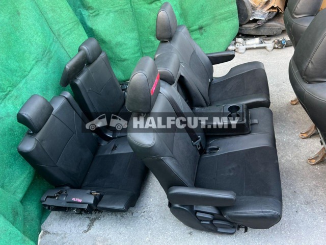 TOYOTA ALPHARD VELLFIRE AGH30 8 SEAT