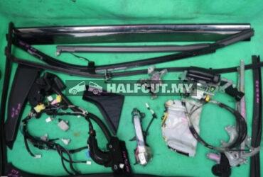 AGH30 VELLFIRE DOOR LOCK