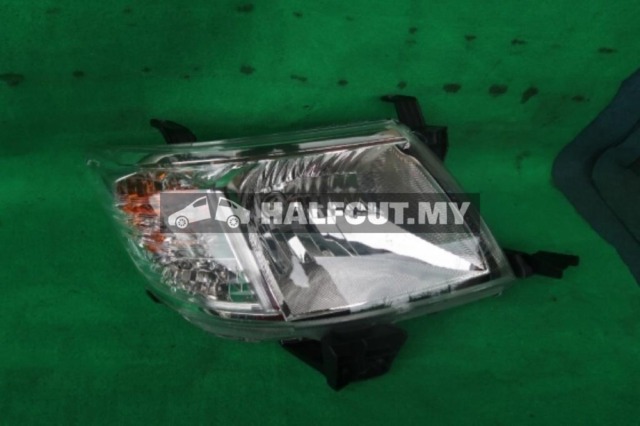 TOYOTA HILUX 2012 HEADLAMP HEADLIGHT HEAD LAMP LIGHT