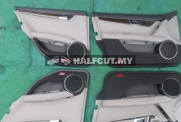 MERCEDES BENZ W204 DOOR PANEL