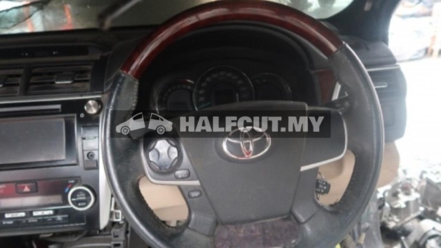 TOYOTA CAMRY 2.5 HALFCUT HALF CUT