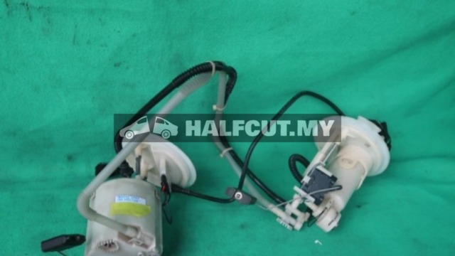 MERCEDES BENZ W212 PETROL PUMP