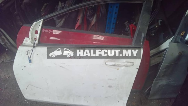 MAZDA 2 10 REAR DOOR F L