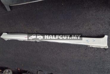 TOYOTA WISH 20 SIDE SKIRT LH