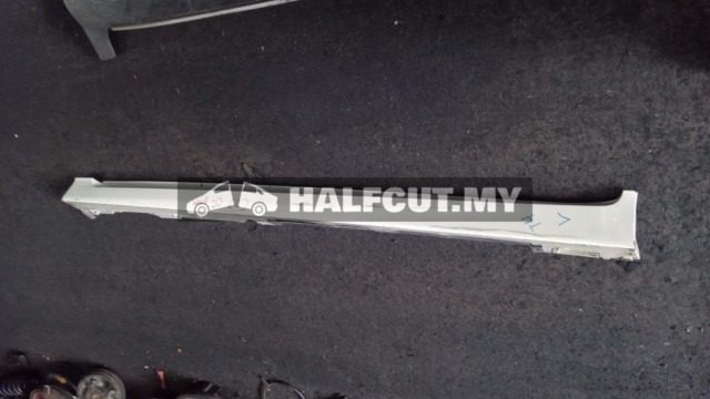 TOYOTA WISH 20 SIDE SKIRT LH