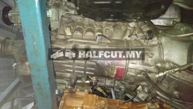 TOYOTA HIACE KDH200 GEAR BOX GEARBOX