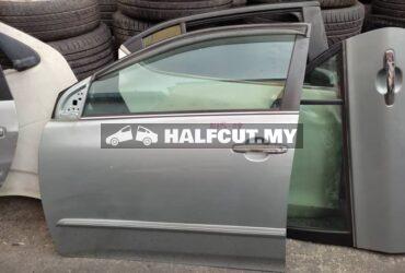 TOYOTA ALTIS 08 FRONT DOOR F L