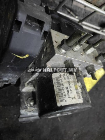 FORD FIESTA AV59-2C405-EA E ABS PUMP