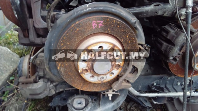 VOLKSWAGEN VW PASSAT B7 REAR AXLE
